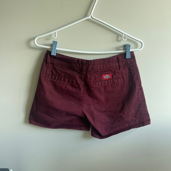 💙BOGO💙 Dickies Women's Dark Red Shorts Size 3 - Picture 3 of 5